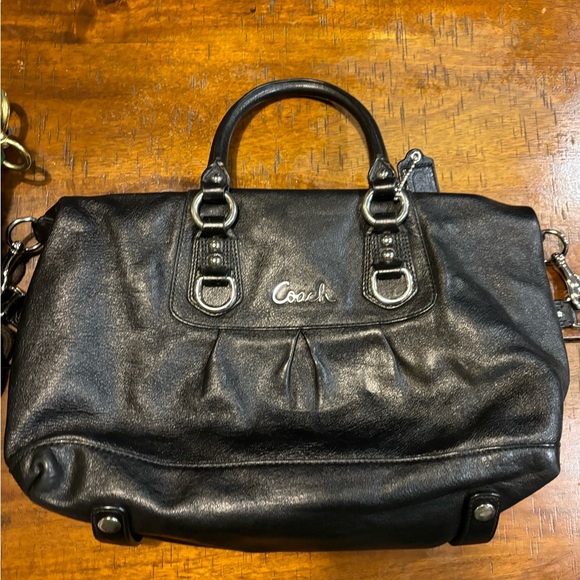 Coach - Picture 4 of 5